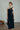 Elegante vestido francés de lujo con hombros asimétricos y estampado floral